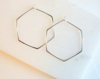 ¡Oferta del Día de la Mamá! Pendientes de aro hexagonales de plata de primera ley. Grandes aros hexagonales. Pendientes de aro geométricos de plata de ley.