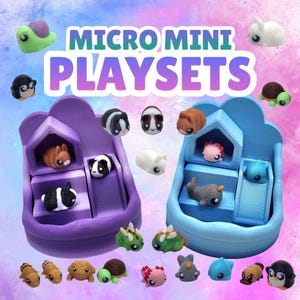 Peut inclure: Image vibrante présentant des mini-jeux avec le texte "MICRO MINI PLAYSETS". Les ensembles sont violets et bleus, chacun avec des figurines d'animaux comme des lapins, des cochons d'Inde et des pingouins. Diverses autres figurines d'animaux sont éparpillées autour des jeux.