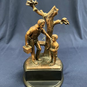 Custom Paramedic Trophy with Personalized Plaque - Ideal for Paramedic Retirement Gift, Recognition Award, or Appreciation - Custom Name
