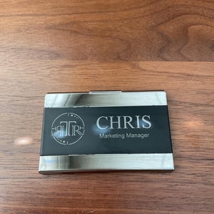 Personalisierter Visitenkartenhalter, individuell graviertes Metallkartenetui, Firmenkarten-Geldbörsengeschenk für Papa, Freund, Sohn, Arzt, Makler, Boss
