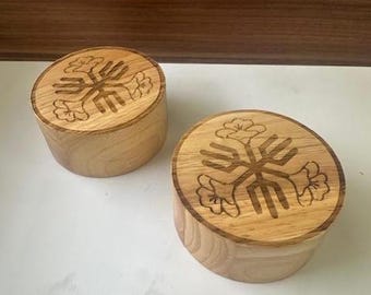 Custom Circle Wood Paperweight with Logo – Personalized Desk Accessory, Elegant Branding Gift, Unique Office Decor, Engraved Corporate Gift