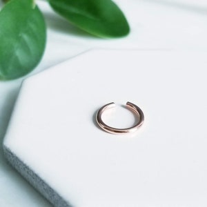 Bijoux de corps en fil rond en cuivre ou faux anneau de nez