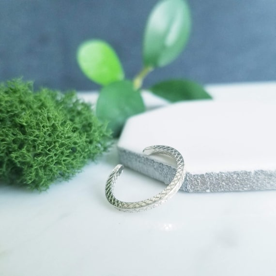 Handmade Sterling Silver Toe Ring: Crisscross Textured Midi Ring