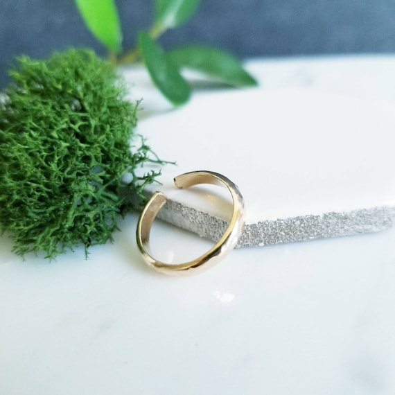 Wide Hammered Half Round 14K Yellow Gold Fill Toe Ring- 2.5mm Midi ring