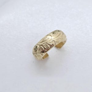 Faux piercing floral demi-tour d'oreille rempli d'or jaune 14 carats