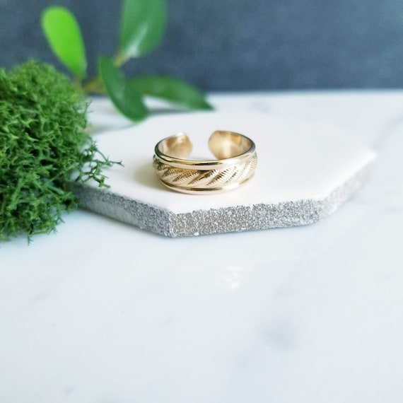 Yellow Gold Filled Xtra Wide Twist Toe Ring, Body Jewelry