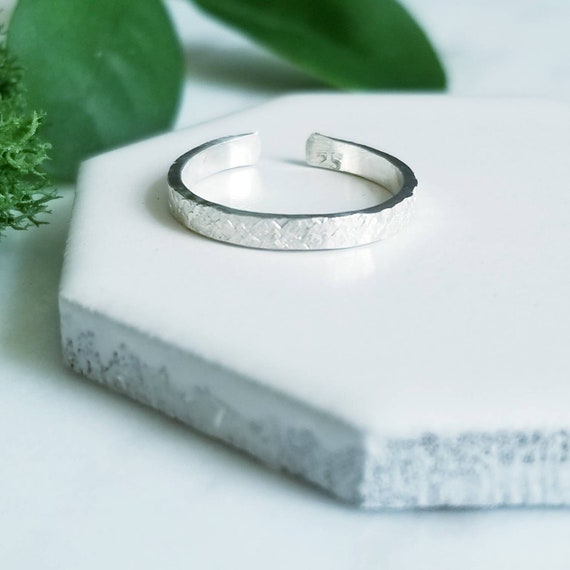 2mm Sterling Silver Toe Ring:2mm Silk Texture Finish, Minimalist Summer Accessory