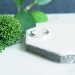 Bijou d'oreille en argent sterling - 2 mm lisse