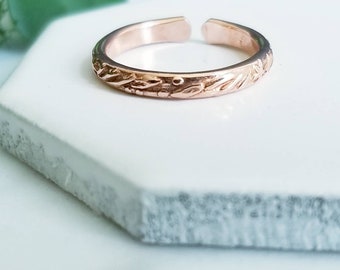 Skinny 2.5mm Copper Toe Ring- Floral Design