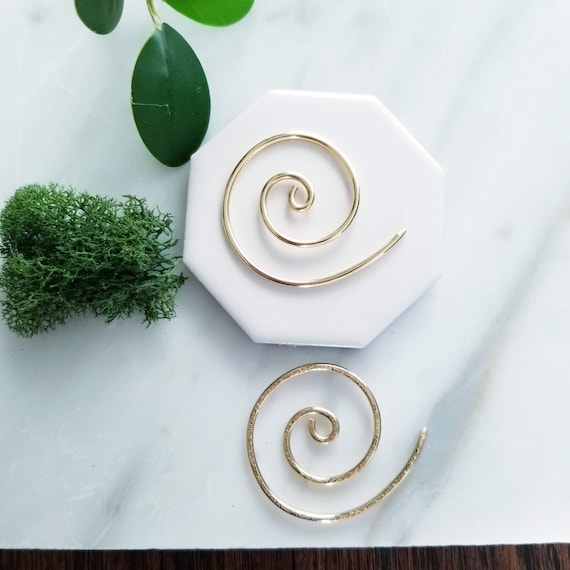 Yellow 14K Gold Filled Circle Shawl Pin, Brooch, Hammered Clothing Jewelry