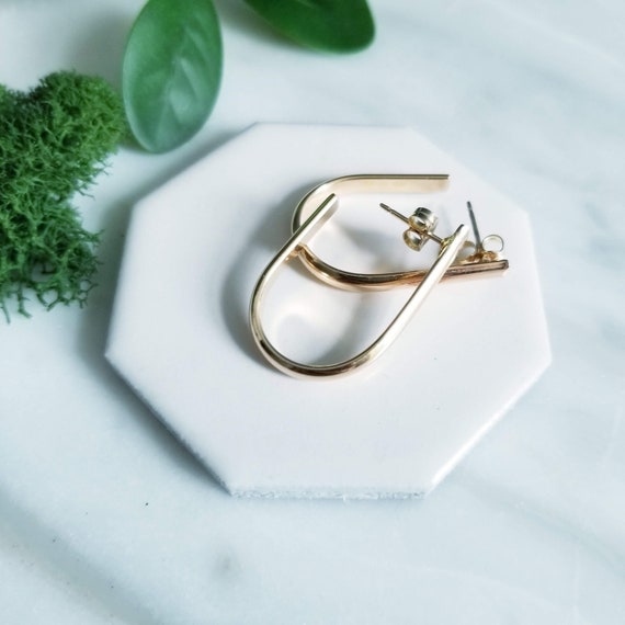 14K Yellow Gold Filled Hoop Earrings: Sleek Oval U-Shape