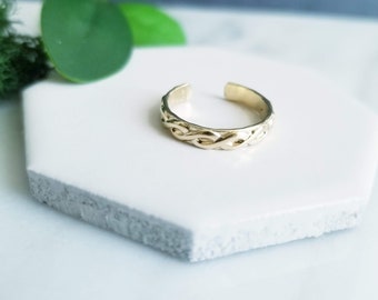 SOLID 14K Yellow Gold Twist Band Toe Ring