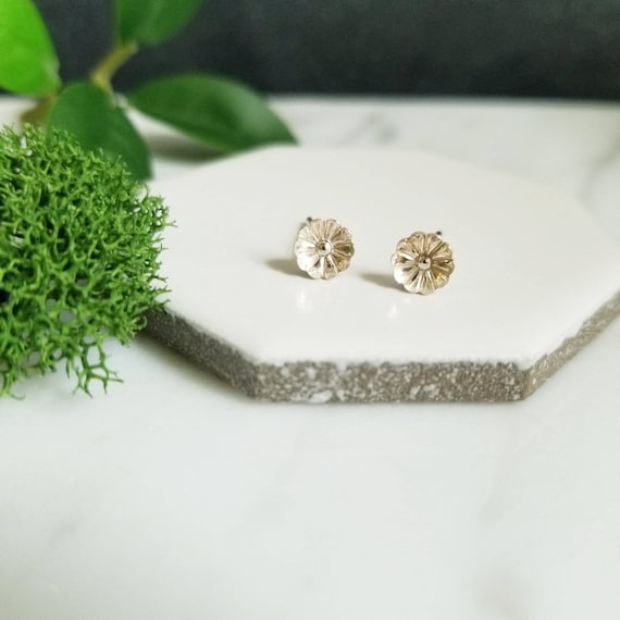 Sterling Silver Flower Stud Earrings: Detailed Petal Design (4mm)