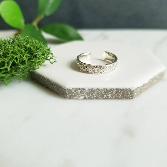 Fern Embossed Sterling Silver Toe Ring: Botanical Jewelry