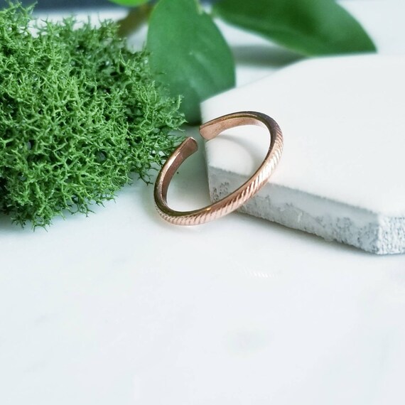 Skinny 2mm Copper Toe Ring- Diagonal Stripes