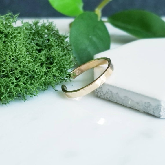 SOLID Hammered 14K Yellow Gold Flat Top Toe Ring