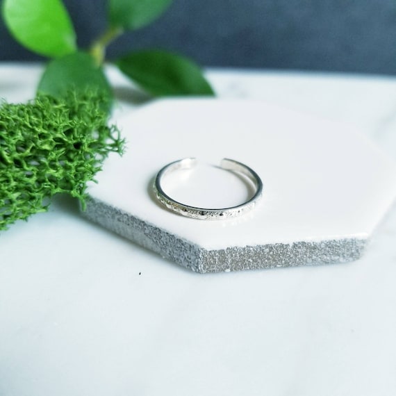 Dotted Sterling Silver Toe Ring: Minimalist Body Jewelry