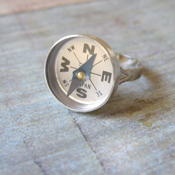 Quirky Ring, Compass ring, Gift for Graduate, Gift for Traveler, Movable Compass Jewelry
