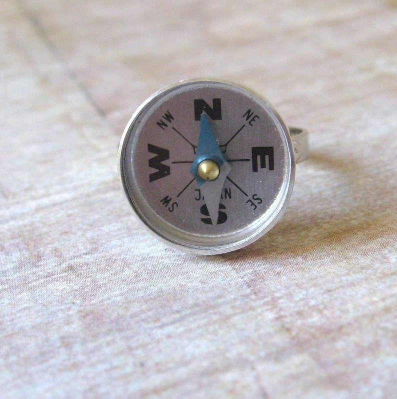 Quirky Ring, Compass ring, Gift for Graduate, Gift for Traveler, Movable Compass Jewelry image 3