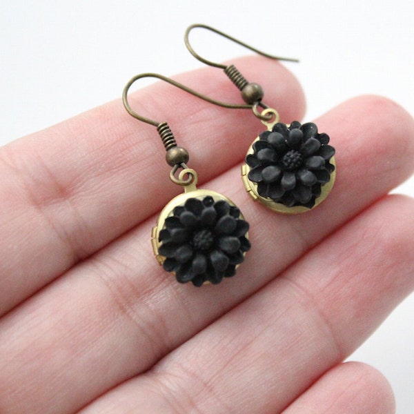 Flower Locket Earrings - Round Locket Earrings - Vintage brass lockets with black flower drops