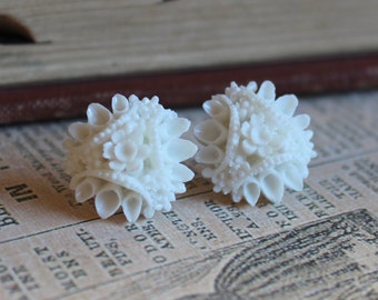 White Flower Cabochon Earrings -  Garden stud earrings