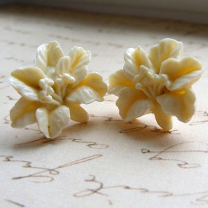 Lily flower stud earrings Cream Flower Jewelry for Spring Affordable Bridesmaid Earrings image 1