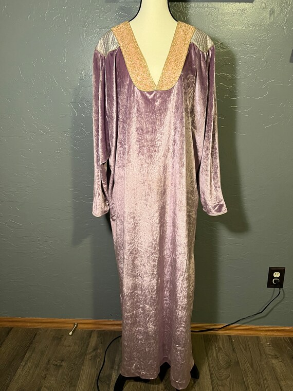 Gorgeous Vintage Bill Tice Purple Velvet Dressing 