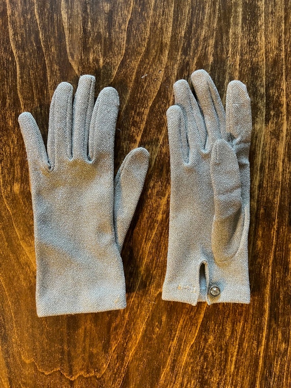 Glitzy Pair of Silver Ladies Gloves