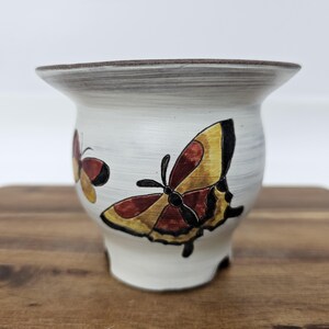 Malowana ręcznie ceramiczna doniczka w kształcie motyla, ręcznie robiona doniczka na sukulenty, doniczka inspirowana naturą, mała doniczka do wnętrz, prezent z ceramiki rzemieślniczej