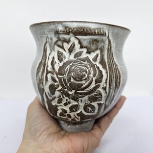 手描きのバラ模様の陶器製植木鉢 – 韓国アンティークスタイル