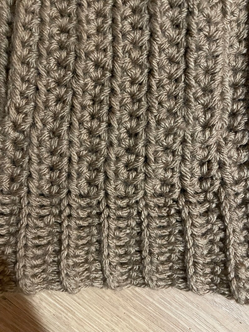 Crochet Sleeveless Jacket with pockets and zipper image 5