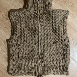 Crochet Sleeveless Jacket with pockets and zipper image 3