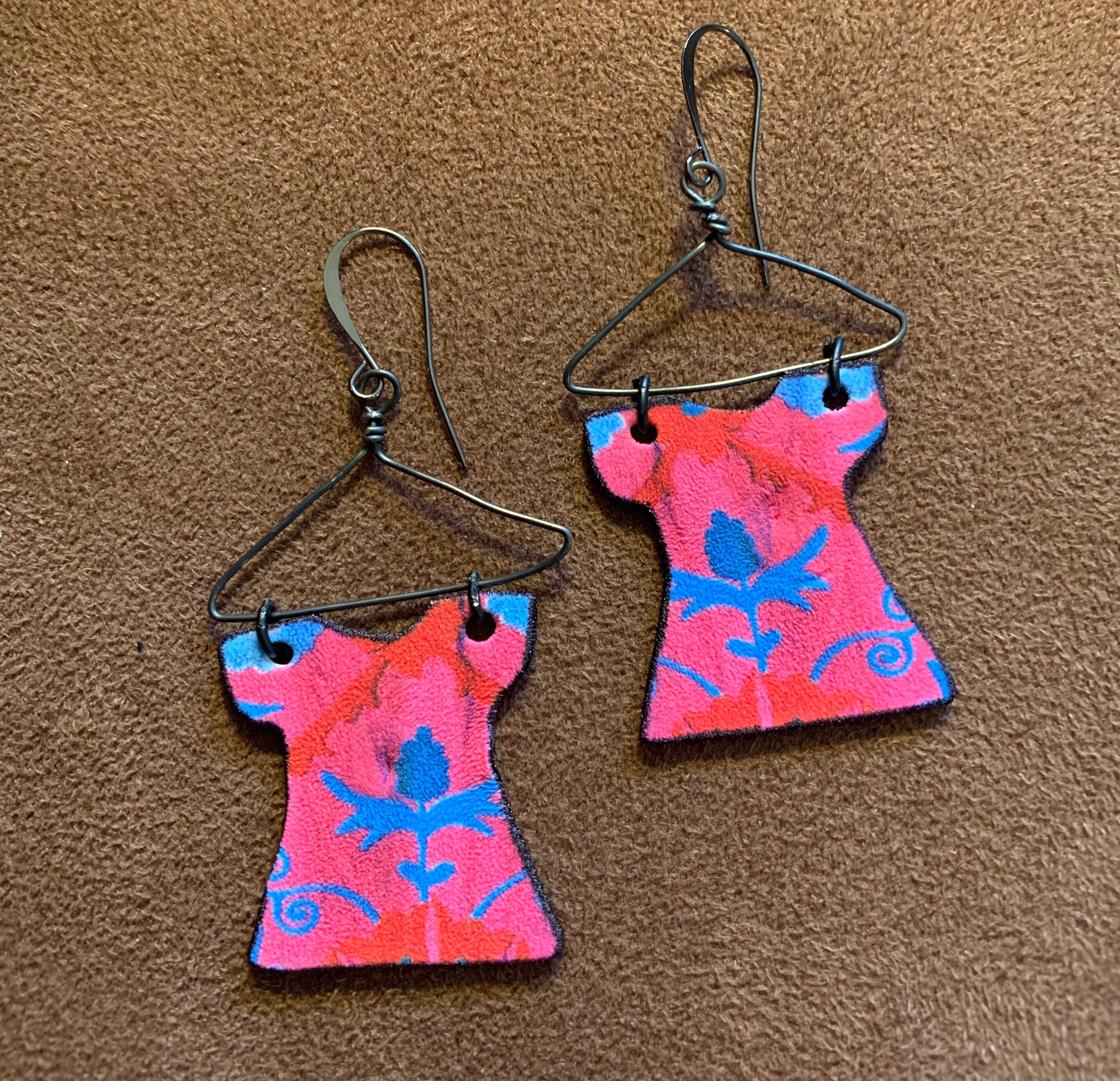 Hanging Flower Recycled Plastic Earrings – Marjory Warren Boutique