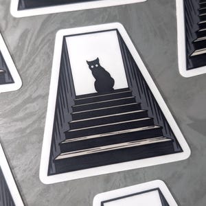 AUTOCOLLANT Chat noir dans les escaliers, phosphorescents || « Pas de témoins » || Vinyle imperméable mat de 2,5 po.