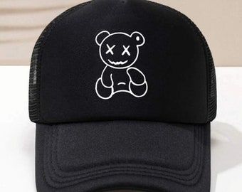 Boné Trucker Urso Triste Fofo, Boné Streetwear Estético, Boné com Estampa Minimalista, Boné Snapback Estilo Y2K, Boné Casual e Moderno Unissex - Presente Perfeito