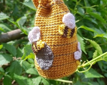 Beesy Hive Pouch | Digital Crochet Pattern | Beehive drawstring bag | Spring pattern | Beehive purse | Bee Pouch | Digital Pattern
