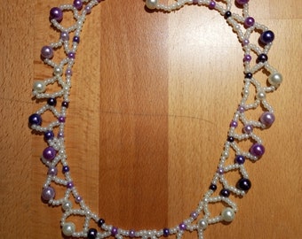 Collier violett-weiß, ca.44 cm lang, Rocailles Glasperlen, Halskette