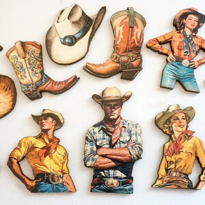Cowboy e cowgirl, stivali e cappelli - Collezione di 12 pezzi di artigianato in legno