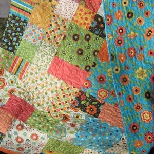 PDF Quilt Pattern.....Easy and Quick...two sizes, Flowers in the Garden