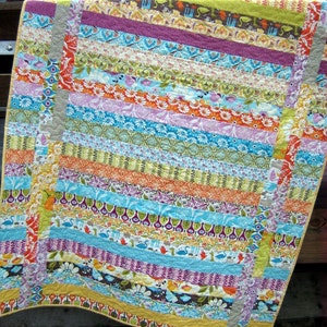 QUILT PATTERN.... Quick and Easy...one Jelly Roll, Between the Lines image 2