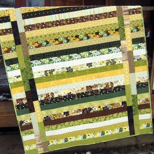 QUILT PATTERN.... Quick and Easy...one Jelly Roll, Between the Lines image 3