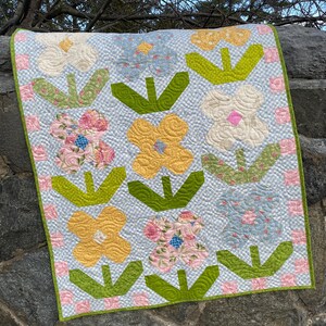 Baby Quilt or Wallhanging Pattern, Stephanie's Flower Garden