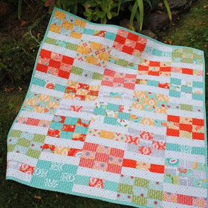PDF Baby Quilt Pattern, Lap Quilt pattern, 2 sizes, Layer Cake and Fat Quarter friendly, Lucky Nines
