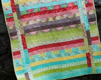 PDF QUILT PATTERN.... Quick and Easy...one Jelly Roll ...  Between the Lines