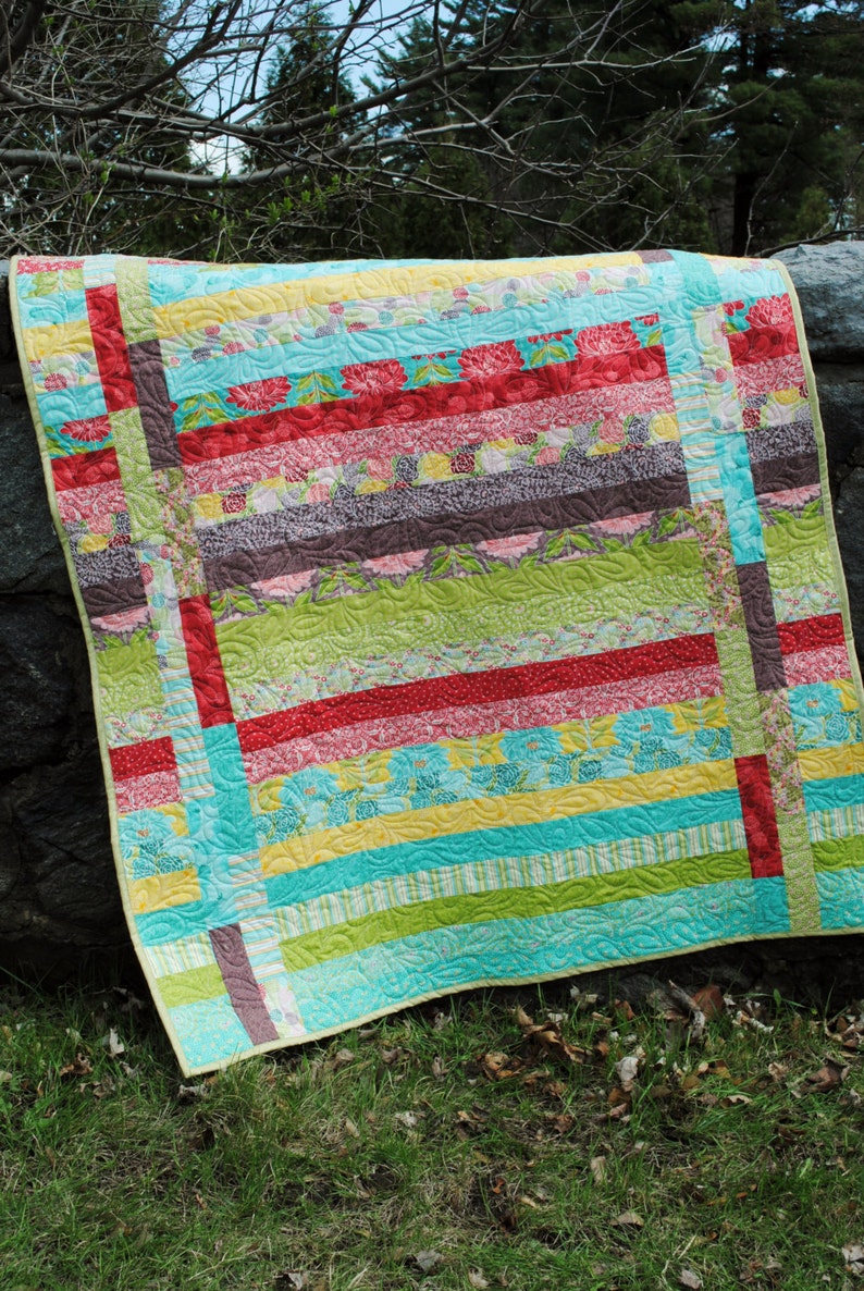 PDF QUILT PATTERN.... Quick and Easy...one Jelly Roll ... Between the Lines image 1