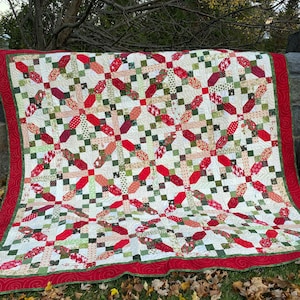 Stash Busting Scrap Quilt Pattern, Christmas Scrap Quilt, Christmas Memories