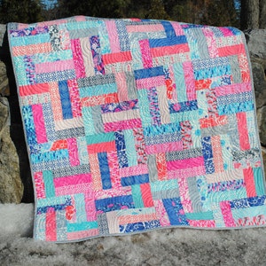 PDF Quilt Pattern.... Easy Beginner Quick ...Strip, Scrap and Jelly Roll Friendly, Scrappy Ever After