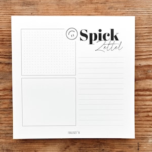 Könnte beinhalten: Weißer Notizblock mit schwarzem Rand, mit einem gepunkteten Raster, einem leeren Quadrat und linierten Abschnitten. Der Notizblock trägt den Text "Spick Zettel" und ein Smiley-Symbol. Der untere Teil des Notizblocks trägt den Text "FRAULENZA IN".