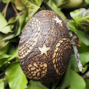 Snake & Star Wooden Egg - Fertility - Spring Equinox - Pagan, Wicca, Witchcraft, Easter, Pyrography