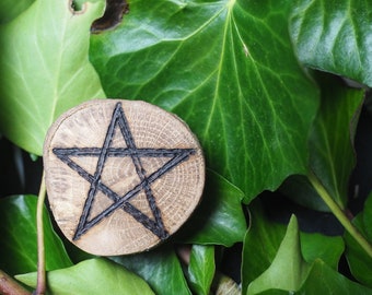 English Oak Wood Pentagram Altar piece - Wicca, Witchcraft, Pagan, Pentacle, Ritual, Magic, Handcrafted, Pyrography